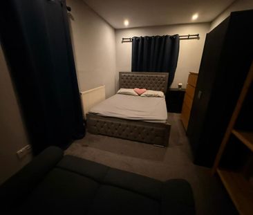 1 bedroom in a house share to rent - Photo 6