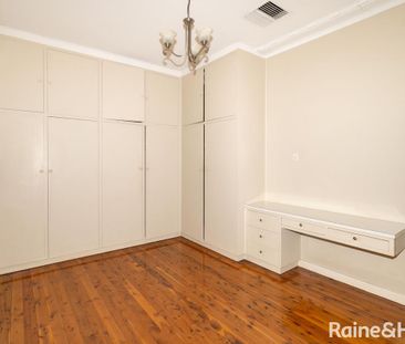 SPACIOUS FAMILY LIVING - Photo 3