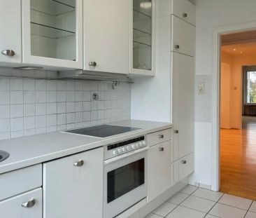 Elegante Wohnung in Top-Lage mit großzügigem Lichteinfall - Photo 6