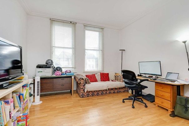 Finchley Road, Hampstead, NW3 - Photo 1