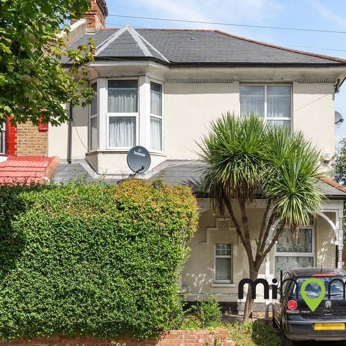 3 bedroom ground floor flat to rent - Photo 1