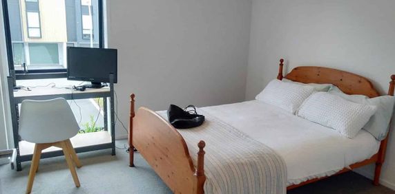 Modern Townhouse Living in a Prime Mount Wellington Location - Photo 2