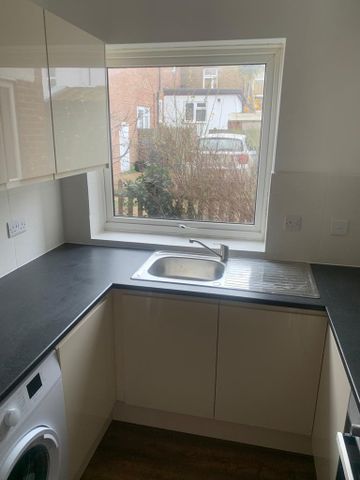 2 bedroom flat to rent - Photo 4