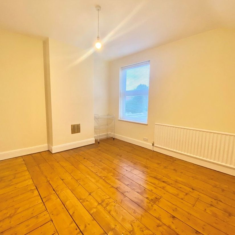 Peterborough - Photo 1