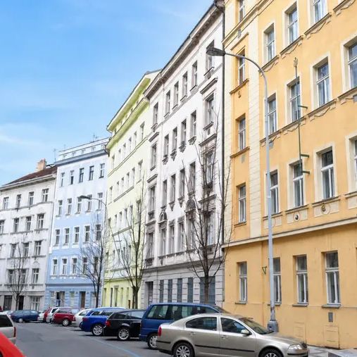 Pronájem bytu 2+kk (mezonet), ulice Bořivojova, Praha 3; částečně zařízený, MHD 2 min chůzí - Фото 1