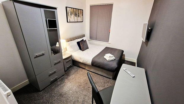 1 bedroom in a house share to rent - Photo 1