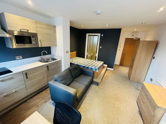 Studio to rent - Photo 1