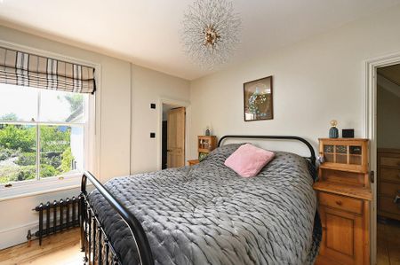 4 bedroom semi-detached house to rent - Photo 3