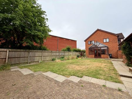 4 bedroom detached house to rent - Photo 5