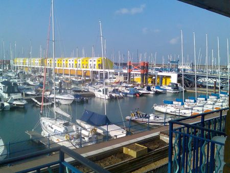 2 bedroom apartment to rent - Photo 2