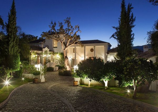 Luxury Villa for rent in Benahavís, Spain