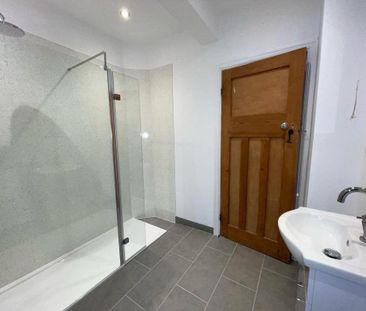 2 bedroom semi-detached house to rent - Photo 5