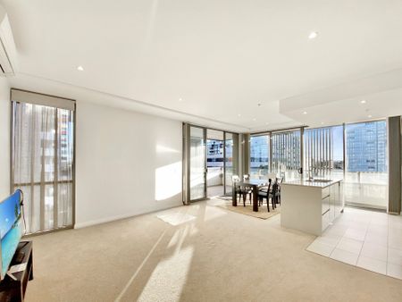 Modern & Oversized 2 Bedroom Apartment! - Photo 2