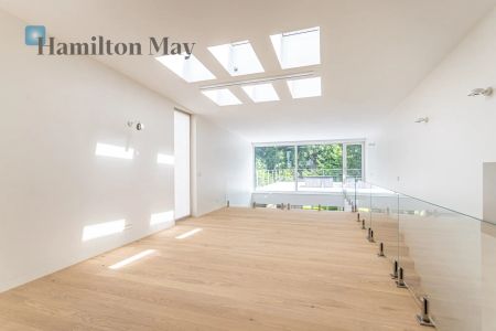 Nowoczesny dom o powierzchni użytkowej 280 m2 z dwoma tarasami i ogrodem w Wilanowie - Zdjęcie 2