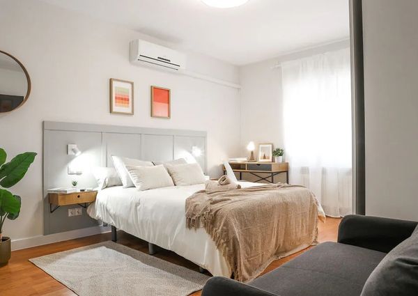 Calle Volver a Empezar, Madrid, Community of Madrid 28018