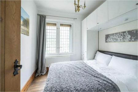 2 Bed Flat, St James London, SW1Y - Photo 2