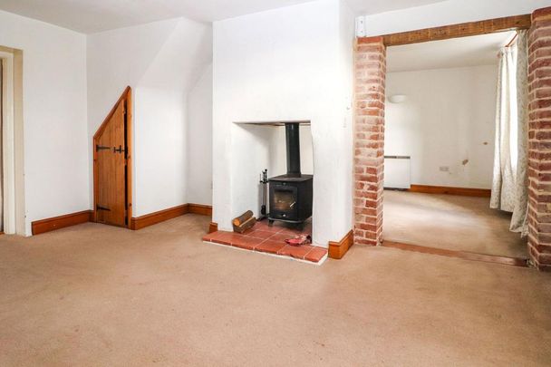 3 bedroom semi-detached house to rent - Photo 1