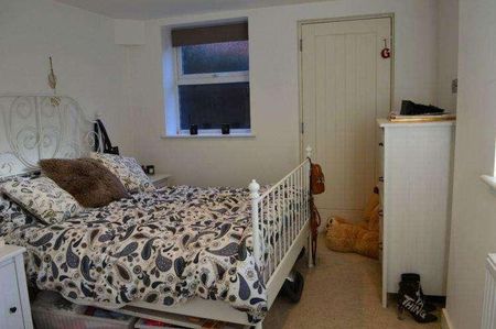 High Street, BH21 - Photo 2