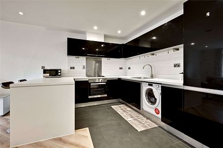 A fantastic modern three bedroom apartment. - Photo 4