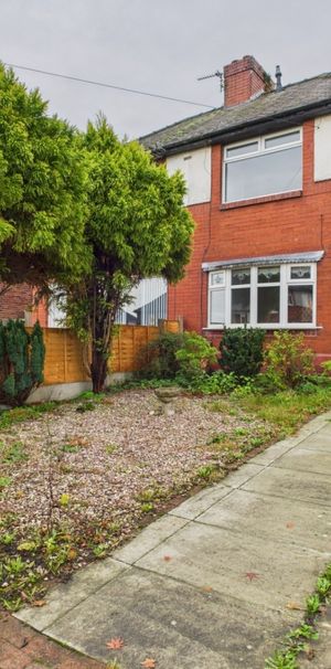 42 Avondale Street, Standish, Wigan, WN6 0LF - Photo 1