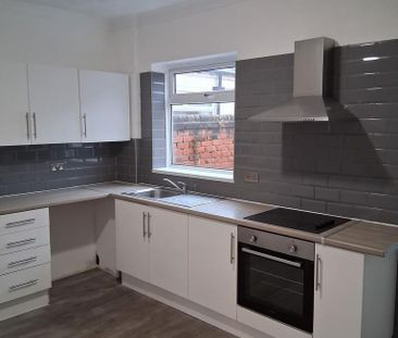 2 bedroom terraced house to rent - Photo 4