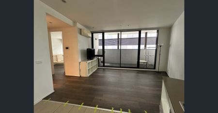 Partially furnished apartment in heart of Travancore - Photo 2