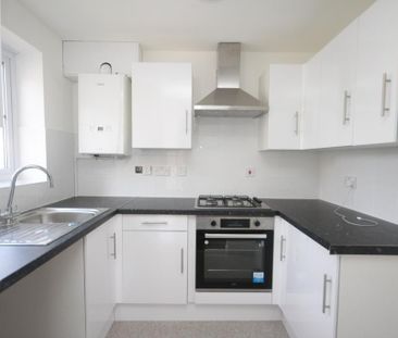 2 bedroom semi-detached house to rent - Photo 6