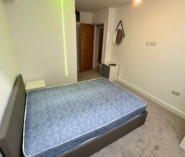 1 bedroom in a flat share to rent - Photo 6