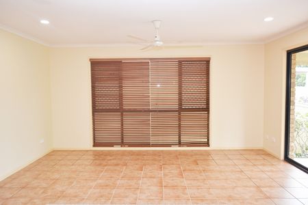 READY TO MOVE IN - Photo 4