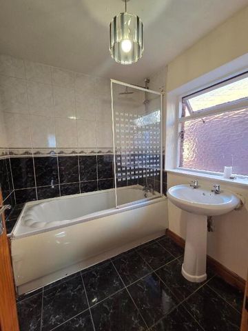 21 Fallswater Street, Belfast, BT12 6BZ - Photo 4