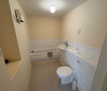 2 bedroom apartment to rent - Photo 6