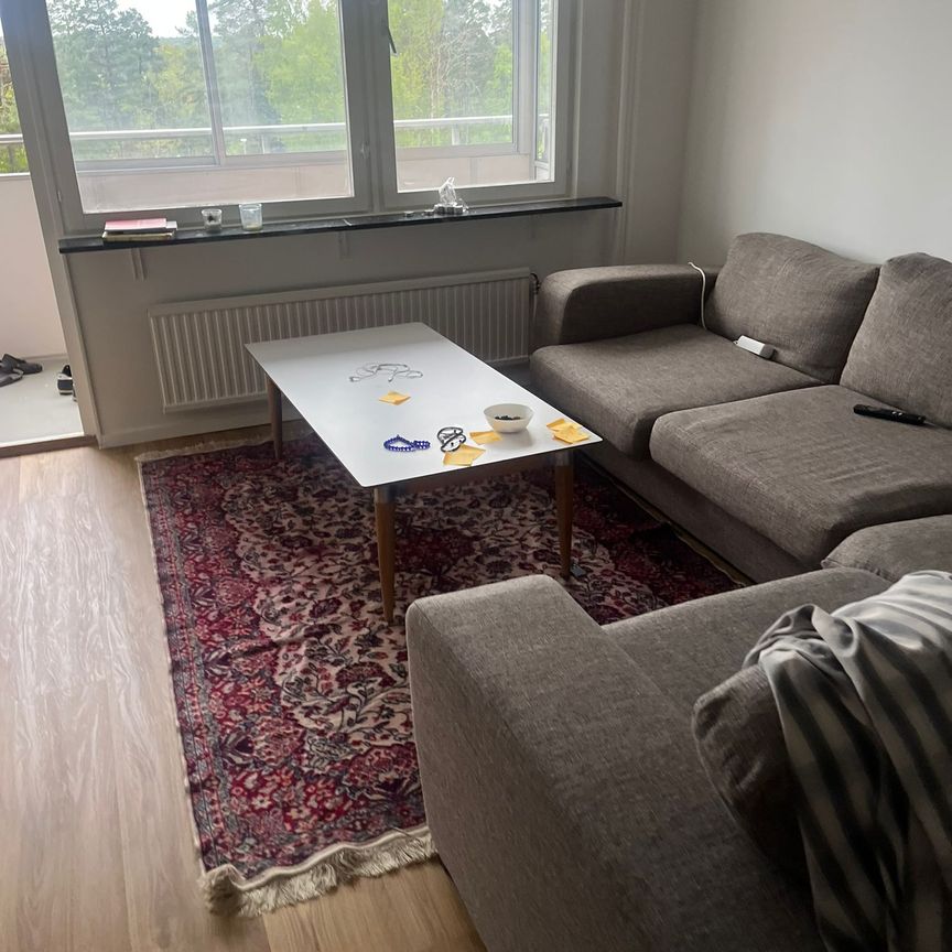 Alhagsvägen, Norsborg - Photo 1
