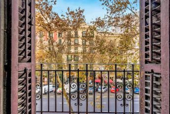 Ronda de Sant Pere, Barcelona, Catalonia 08010