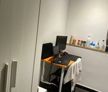 Carrer de Castellet, Barcelona, Catalonia 08034 - Photo 6