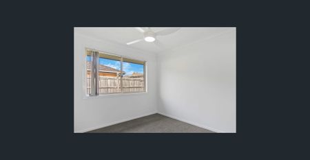 Spacious Four-Bedroom Home Opposite a Leafy Nature Reserve - Photo 3