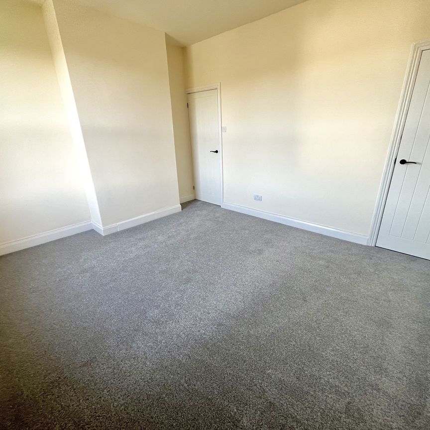 Aberford Road, Wakefield, Stanley - Photo 1