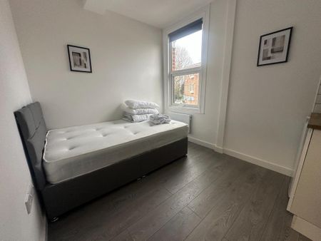 1 bedroom semi-detached house to rent - Photo 2