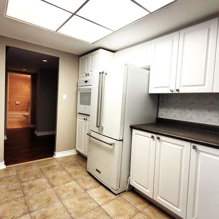 For Lease - 71 Charles Street Unit# 401, Toronto, Ontario - Photo 3