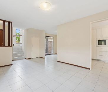 Stylish 3 Bedroom Townhouse in Peaceful Yokine Location - Photo 4