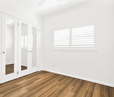 Charming Coastal Cottage - Perfectly Positioned for Summer - Photo 2