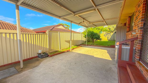 SPACIOUS TOWNHOUSE 3 BEDROOMS - Photo 1