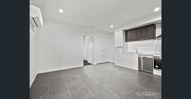 COSY 1 BEDROOM DUPLEX - Photo 1