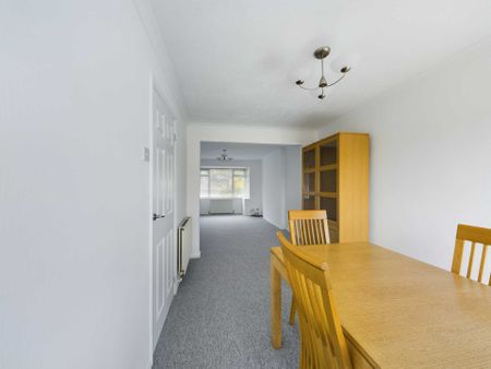 Heath Lane, Family Home, Unfurnished, Available From 2/12/24 - Photo 3