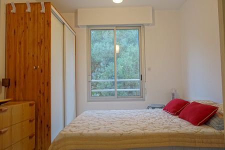 Location Appartement 2 pièces Meublé 35m² AJACCIO 20000 - Photo 2