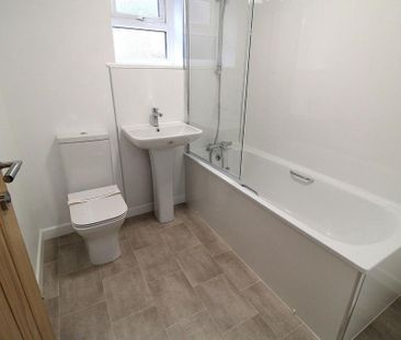 2 bedroom ground floor flat to rent - Photo 3