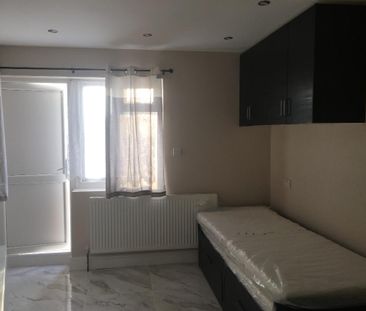 Studio Flat, Long Elmes, HA3 - Photo 1