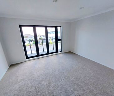 Modern Birkenhead Townhouse - Photo 5