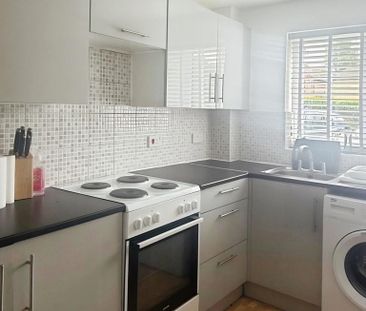 1 bedroom ground floor flat to rent - Photo 3