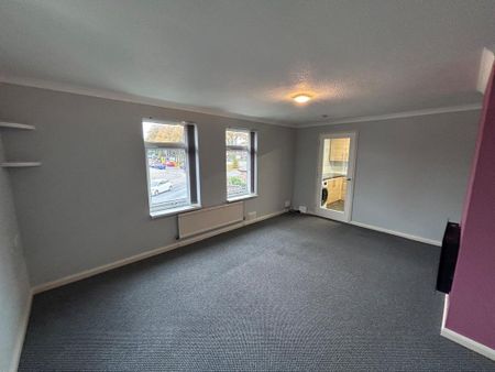 2 bedroom flat to rent - Photo 2