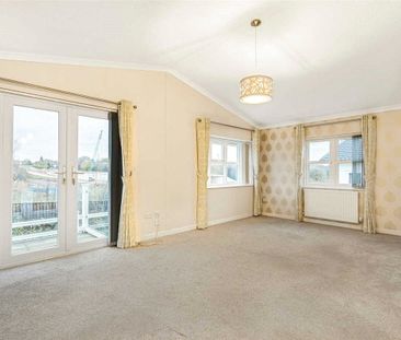 A two bedroom static home in Kenilworth, available to residents 50 ... - Photo 3